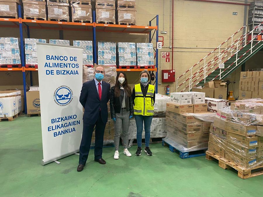 Iparvending realiza una donación al Banco de Alimentos de Bizkaia
